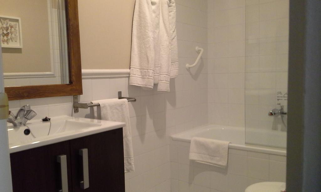 Hotel Central By Myhousespain Gijon Room photo